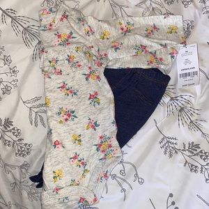 Carters Baby Matching Set 🌸